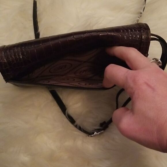 Brighton large wallet crossbody - Picture 4 of 9